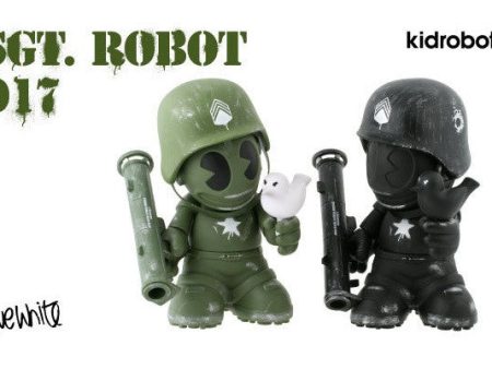 Kidrobot 2009 Dave White Kidrobot Mascot No 17 Sgt Robot Green & Black Ver 2 7  Vinyl Figure Set Online Hot Sale