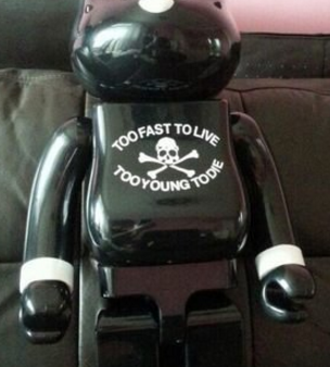 Medicom Toy 2006 Be@rbrick 1000% Mastermind Japan Ver 29  Vinyl Figure on Sale