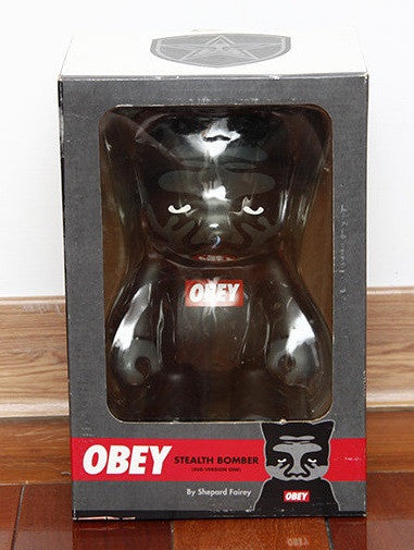 Toy2R 2006 Qee Shepard Fairey Obey Stealth Bomber Cat Black Ver 8  Vinyl Figure Discount