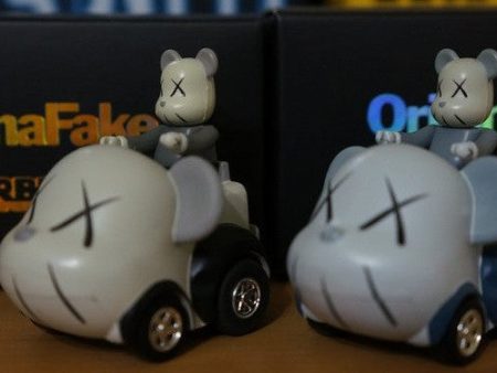 Medicom Toy Kaws Original Fake Be@rbrick 50% Takara Choro Q Car 2 Trading Collection Figure Set Cheap