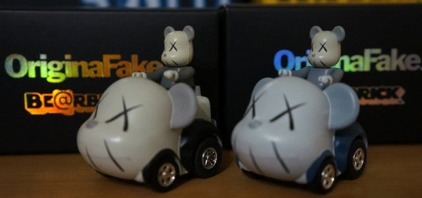 Medicom Toy Kaws Original Fake Be@rbrick 50% Takara Choro Q Car 2 Trading Collection Figure Set Cheap