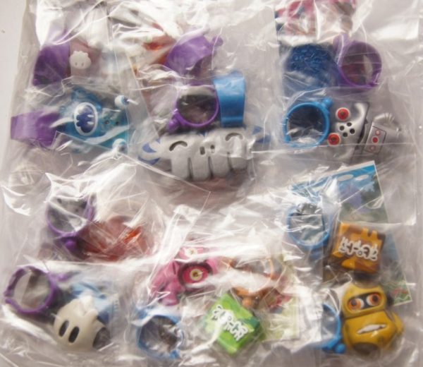 Pete Fowler World of Monsterism Gashapon 9 Monster Ring Random Color Figure Set Sale